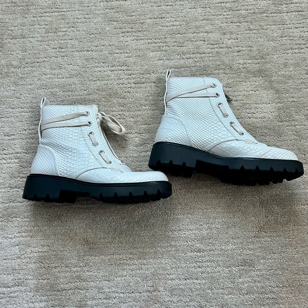 UGG croc white leather lace up boots